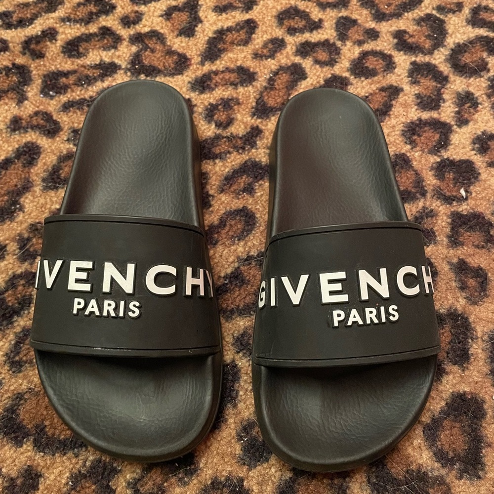 Given by pool slides Size 6